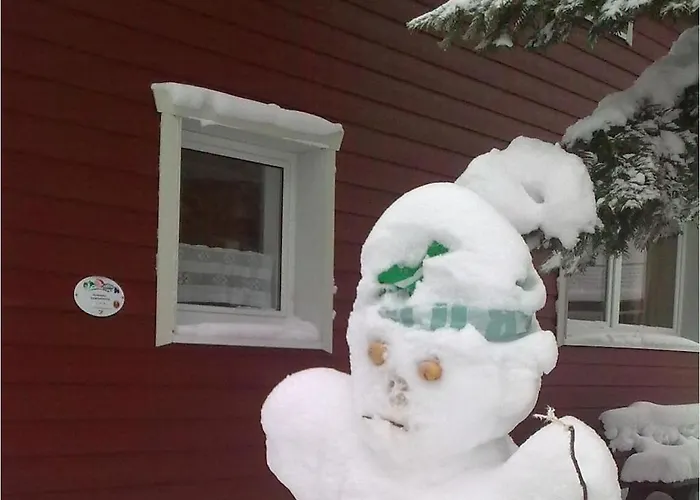 Holiday home Chaffinch In The Tanneneck House